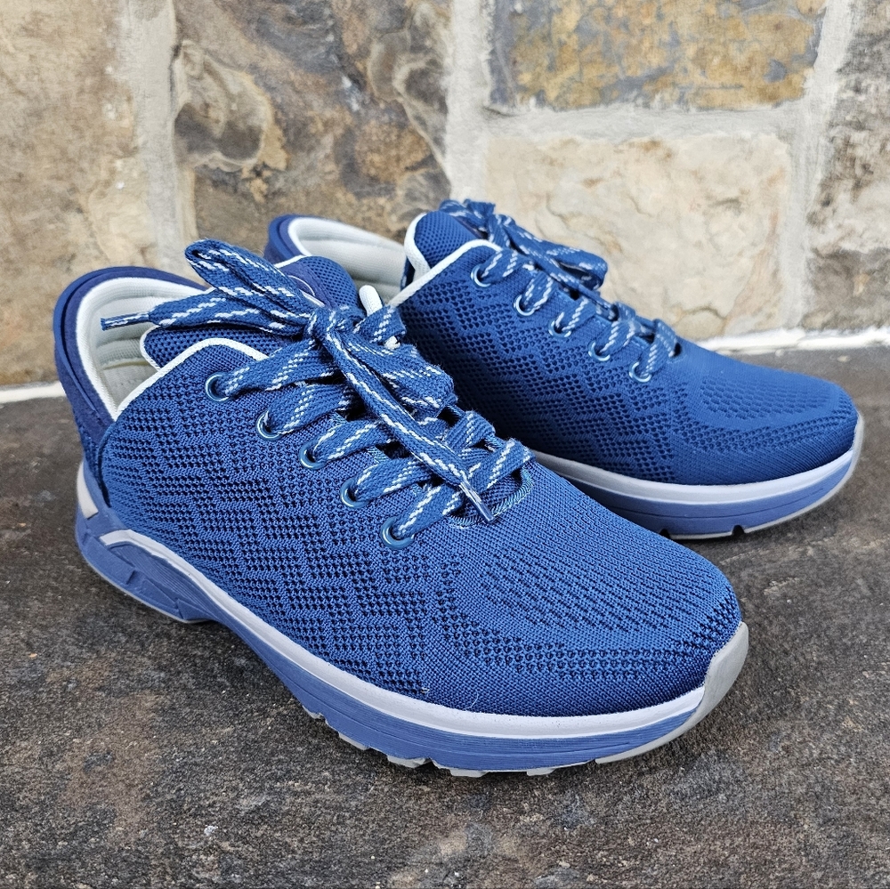 NEW Zeba 10 Hands Free Slip On Walking Shoes